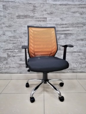 Кресло Barneo K-138 для персонала (черная ткань оранжевая сетка) в Снежинске - snezhinsk.mebel-74.com | фото